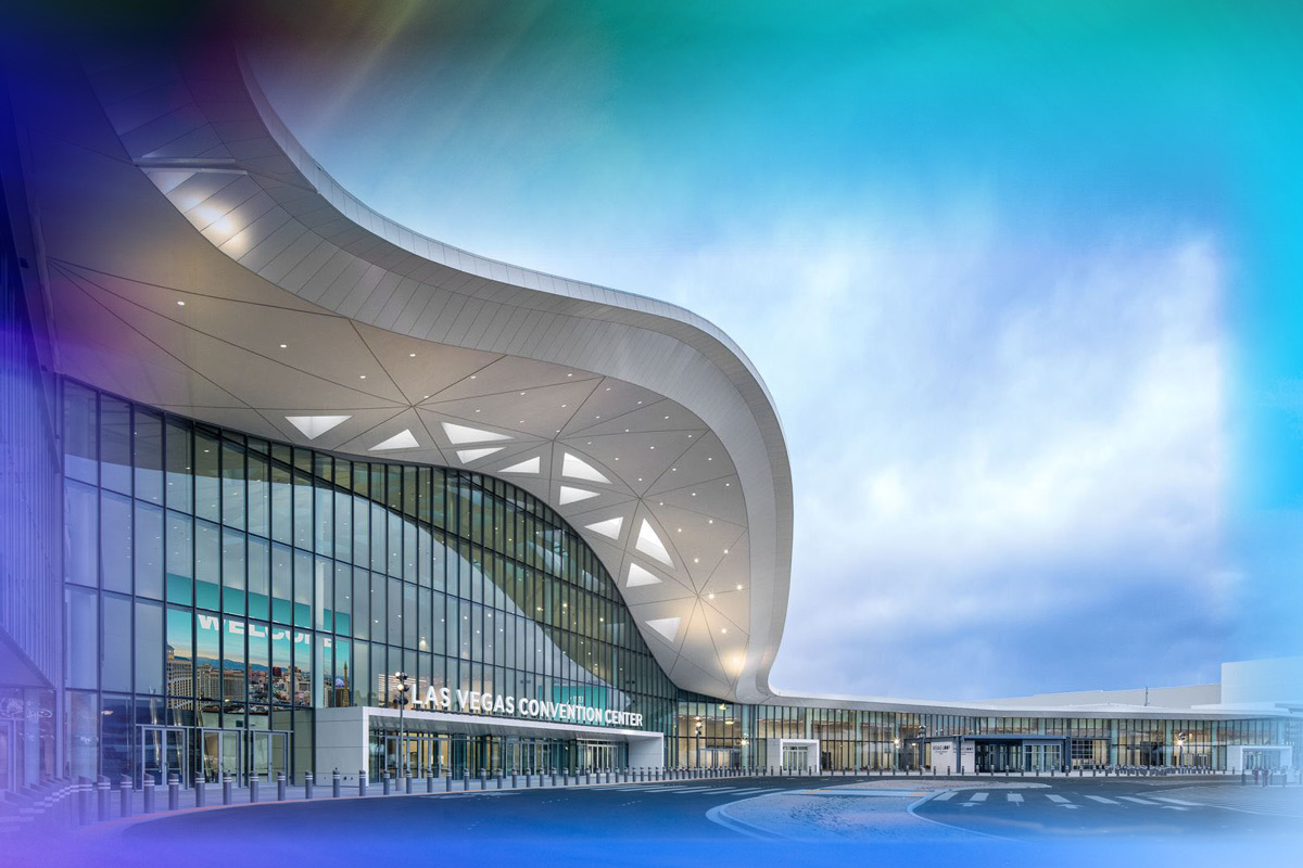 Tom Gattuso speaker to audience at the SEMA EXHIBITOR SUMMIT.